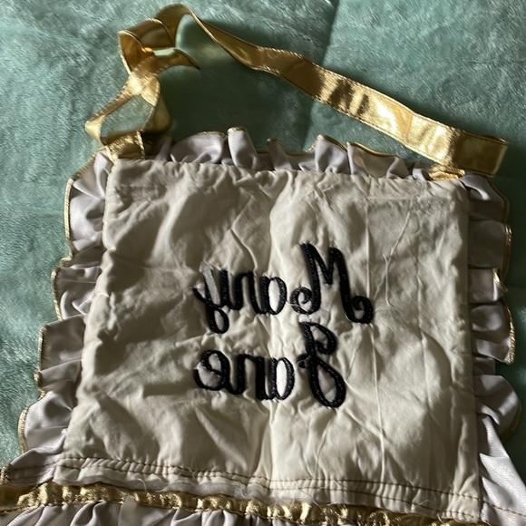 Embroidered Apron “Mary Jane” Gold - Picture 5 of 7